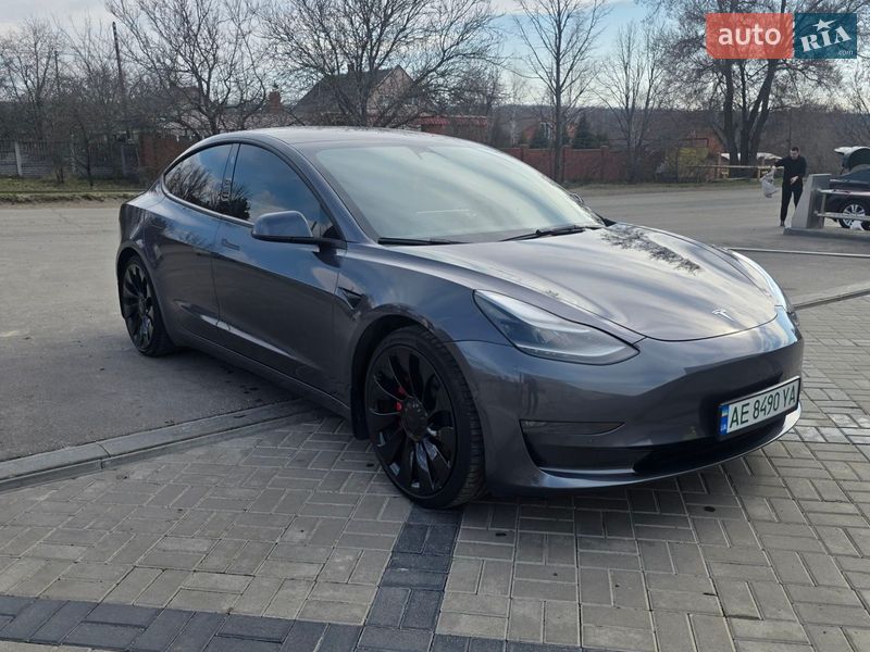 Седан Tesla Model 3 2022 в Днепре