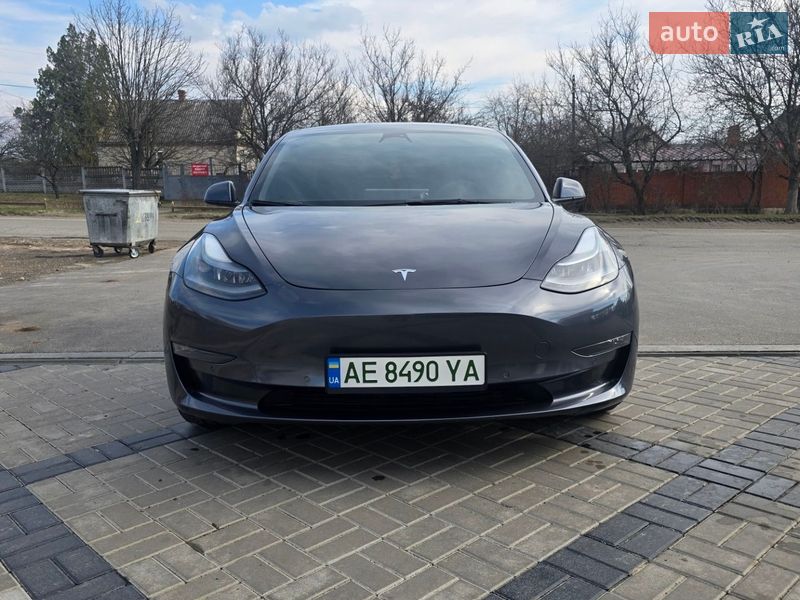 Седан Tesla Model 3 2022 в Днепре