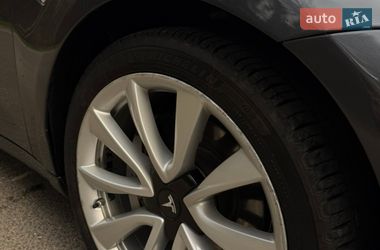 Седан Tesla Model 3 2018 в Ковелі