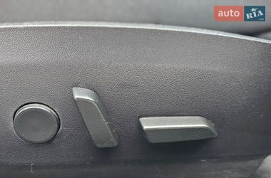 Седан Tesla Model 3 2020 в Львові