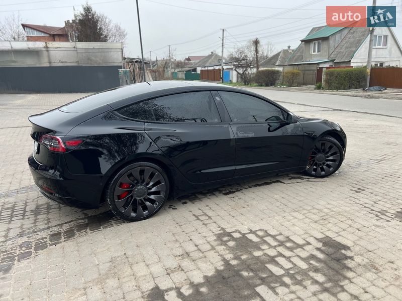 Седан Tesla Model 3 2021 в Новомосковську