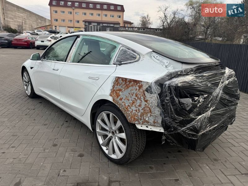 Седан Tesla Model 3 2019 в Луцьку фото 8 Седан Tesla Model 3 2019 в Луцьку