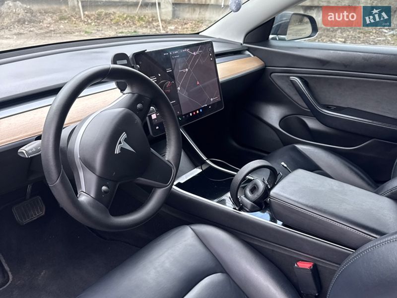 Седан Tesla Model 3 2018 в Львове фото 10 Седан Tesla Model 3 2018 в Львове