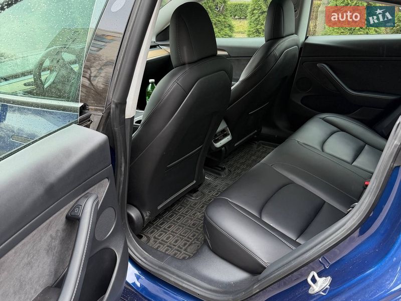 Седан Tesla Model 3 2021 в Києві