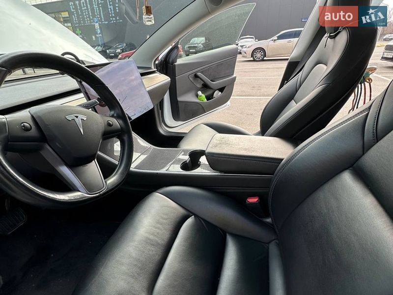 Седан Tesla Model 3 2019 в Києві