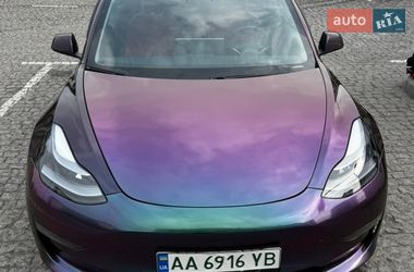 Седан Tesla Model 3 2021 в Києві