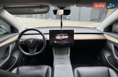 Седан Tesla Model 3 2022 в Киеве