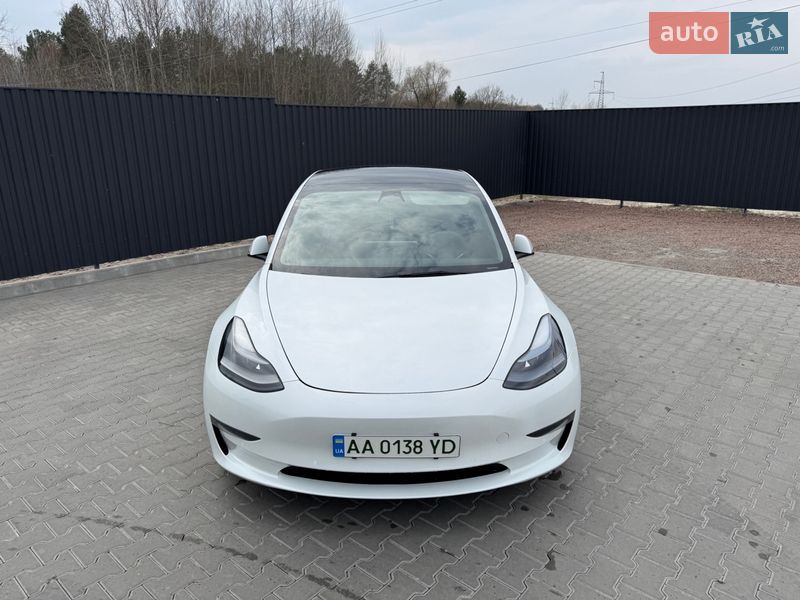 Седан Tesla Model 3 2022 в Киеве