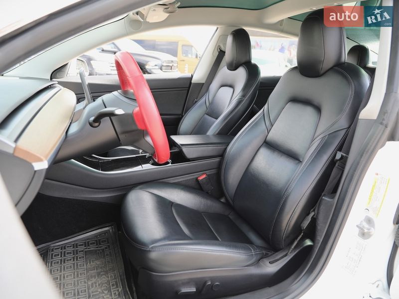 Седан Tesla Model 3 2019 в Харькове