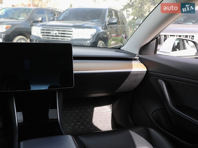Седан Tesla Model 3 2019 в Харькове