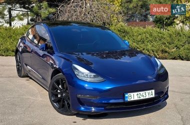 Седан Tesla Model 3 2019 в Полтаві