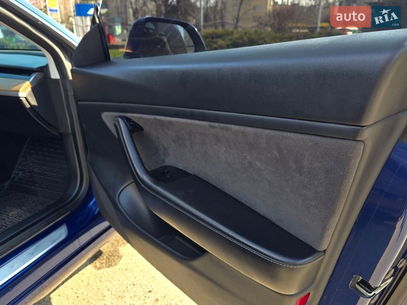 Седан Tesla Model 3 2019 в Полтаве