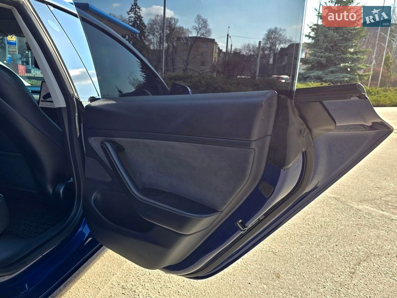 Седан Tesla Model 3 2019 в Полтаве