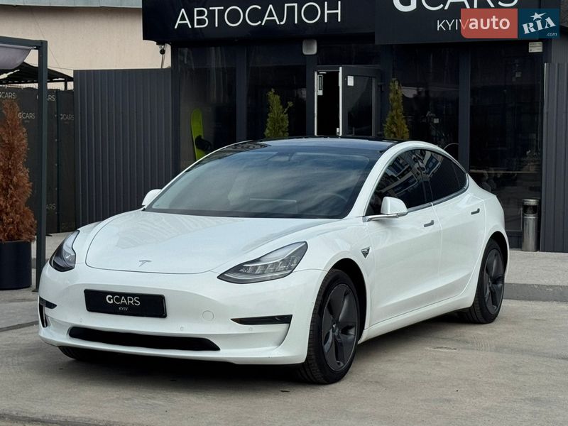 Седан Tesla Model 3 2019 в Киеве