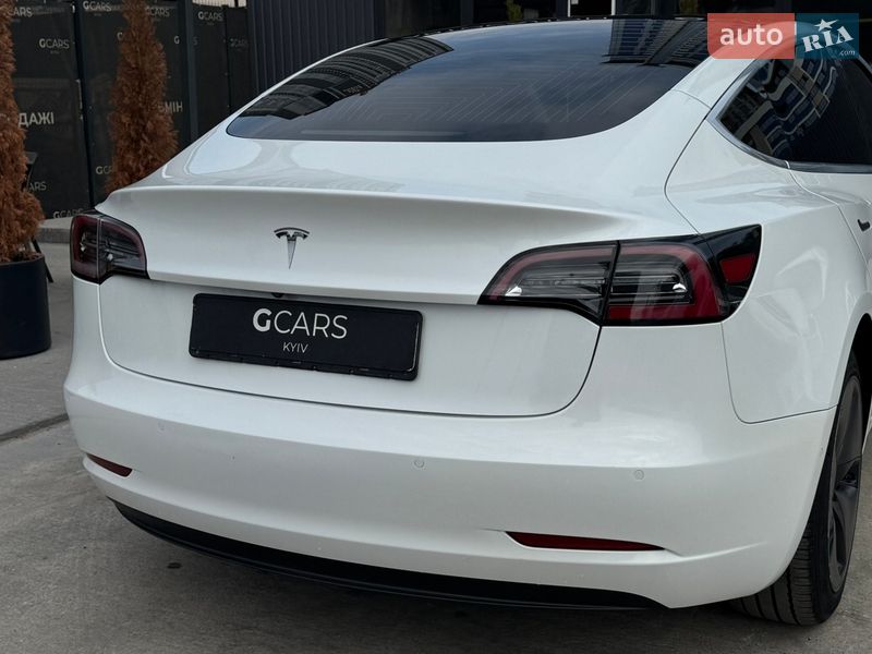 Седан Tesla Model 3 2019 в Киеве