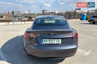 Седан Tesla Model 3 2022 в Киеве