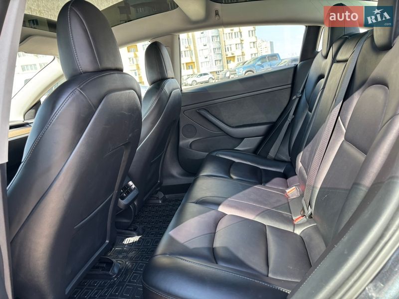 Седан Tesla Model 3 2022 в Киеве