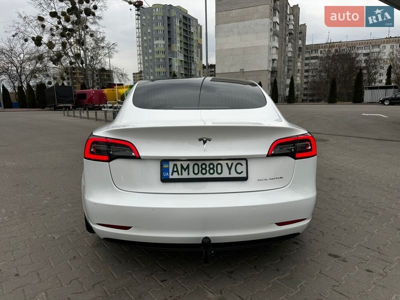 Седан Tesla Model 3 2019 в Житомирі