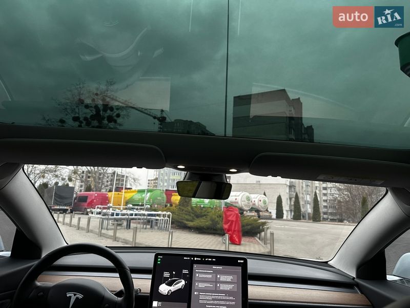 Седан Tesla Model 3 2019 в Житомирі