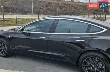 Седан Tesla Model 3 2018 в Ирпене