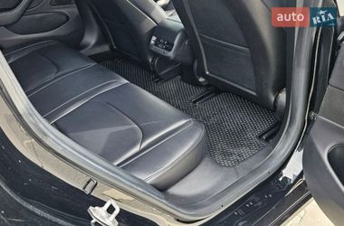 Седан Tesla Model 3 2018 в Ирпене