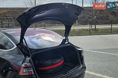 Седан Tesla Model 3 2018 в Ирпене