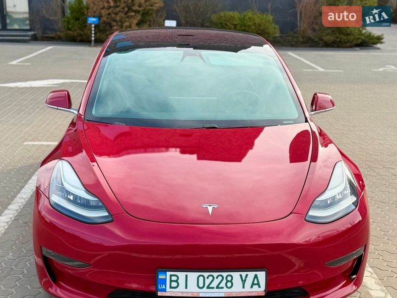 Седан Tesla Model 3 2018 в Киеве