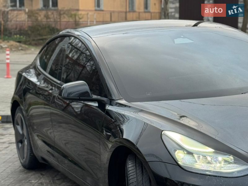 Седан Tesla Model 3 2022 в Одесі