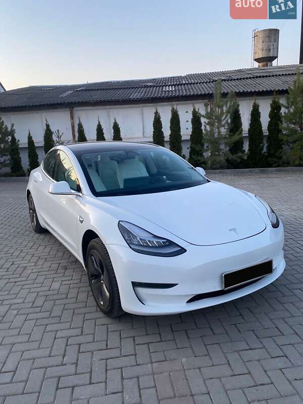 Tesla Model 3 2019