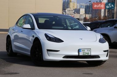 Седан Tesla Model 3 2022 в Киеве
