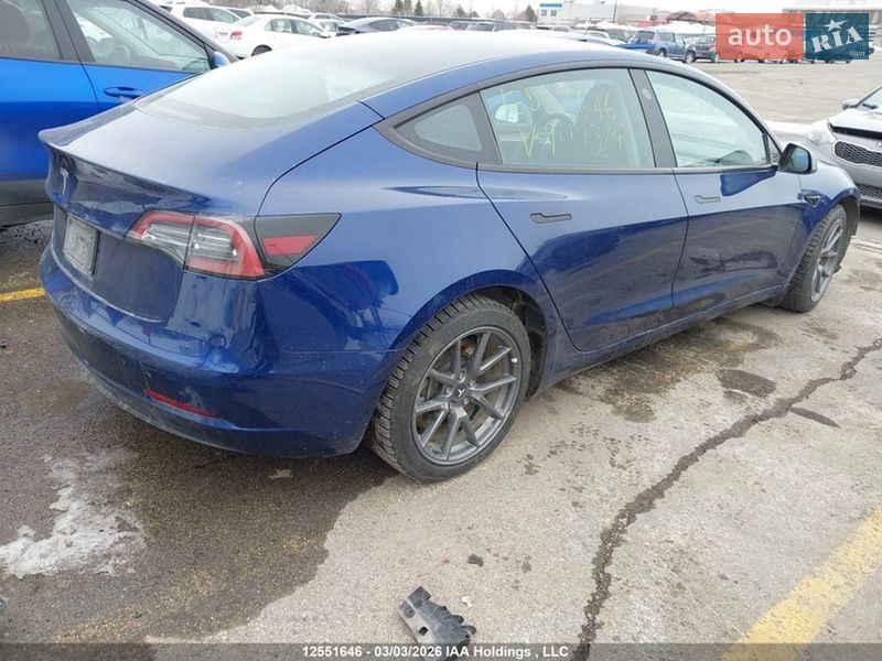 Седан Tesla Model 3 2023 в Киеве