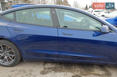Седан Tesla Model 3 2023 в Киеве