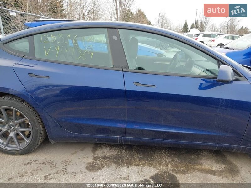 Седан Tesla Model 3 2023 в Киеве