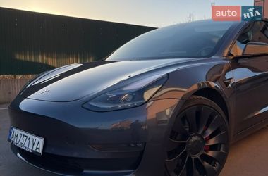 Седан Tesla Model 3 2021 в Коростені