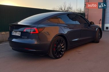 Седан Tesla Model 3 2021 в Коростені