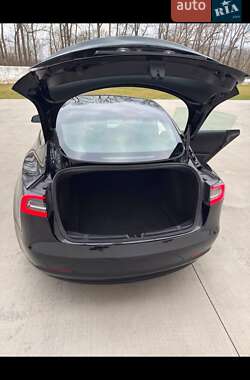 Седан Tesla Model 3 2022 в Ківерцях