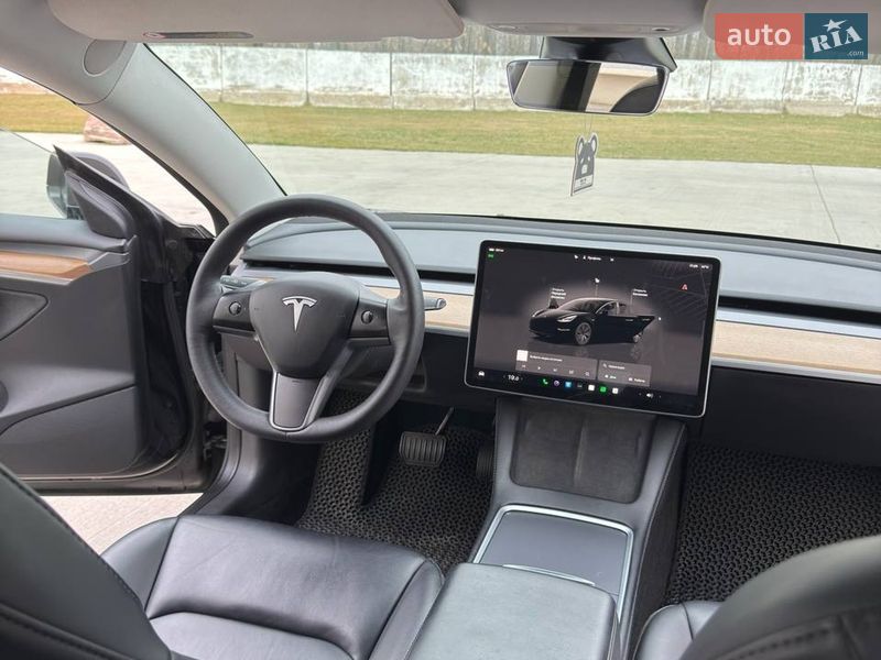 Седан Tesla Model 3 2022 в Ківерцях