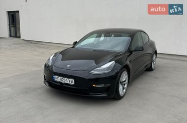 Седан Tesla Model 3 2022 в Киверцах