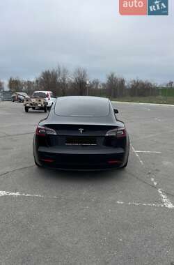 Седан Tesla Model 3 2021 в Новомосковську