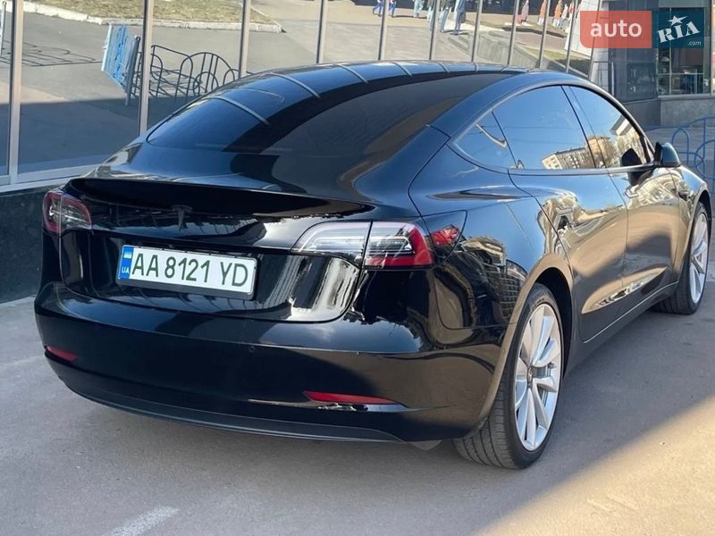 Седан Tesla Model 3 2019 в Киеве