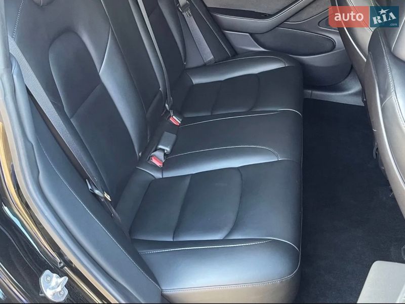 Седан Tesla Model 3 2019 в Киеве