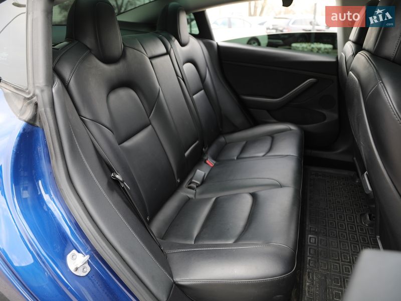 Седан Tesla Model 3 2022 в Харкові