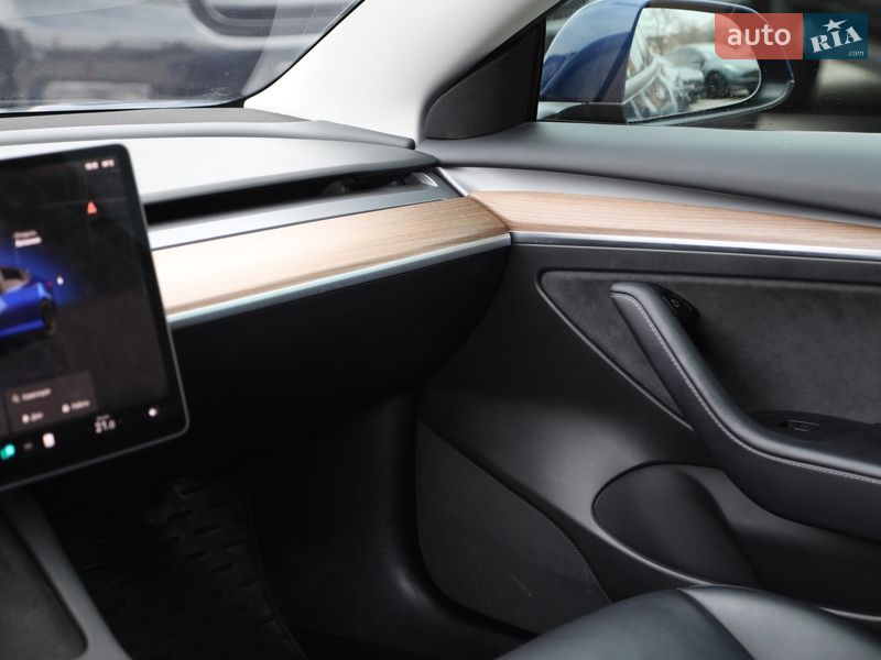 Седан Tesla Model 3 2022 в Харкові