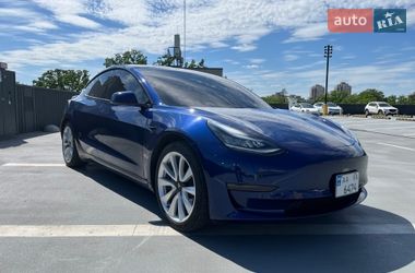 Седан Tesla Model 3 2018 в Києві