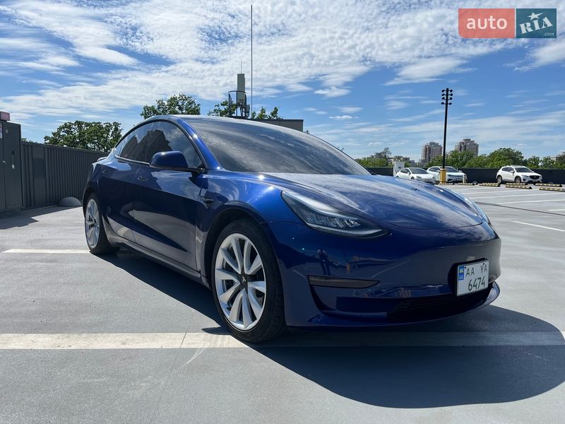 Седан Tesla Model 3 2018 в Києві