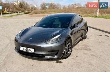 Седан Tesla Model 3 2022 в Запоріжжі