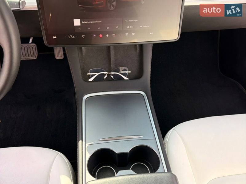 Седан Tesla Model 3 2022 в Запорожье