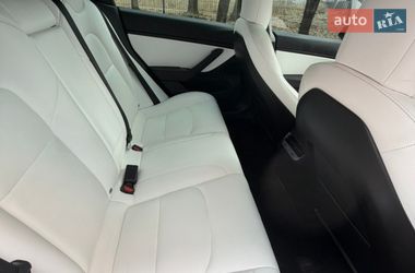 Седан Tesla Model 3 2019 в Чернигове