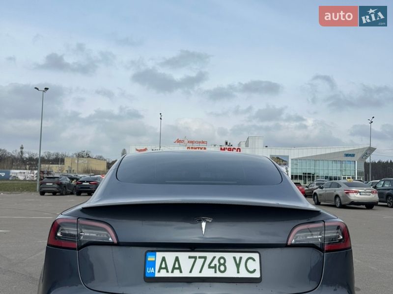 Седан Tesla Model 3 2022 в Києві