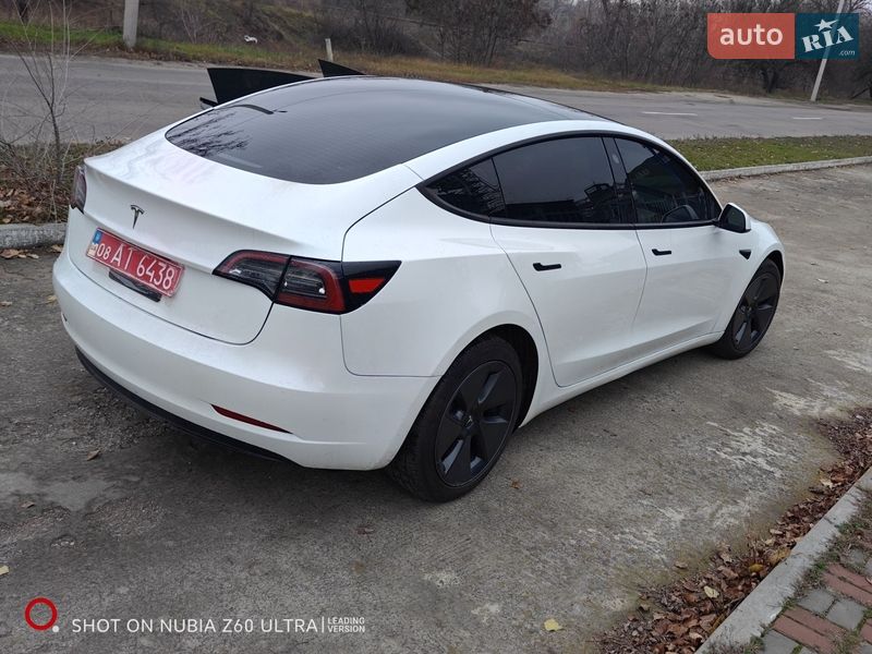 Седан Tesla Model 3 2023 в Кременчуці